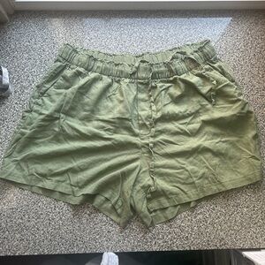 Ava & Viv Sage Green Women's Cargo Shorts